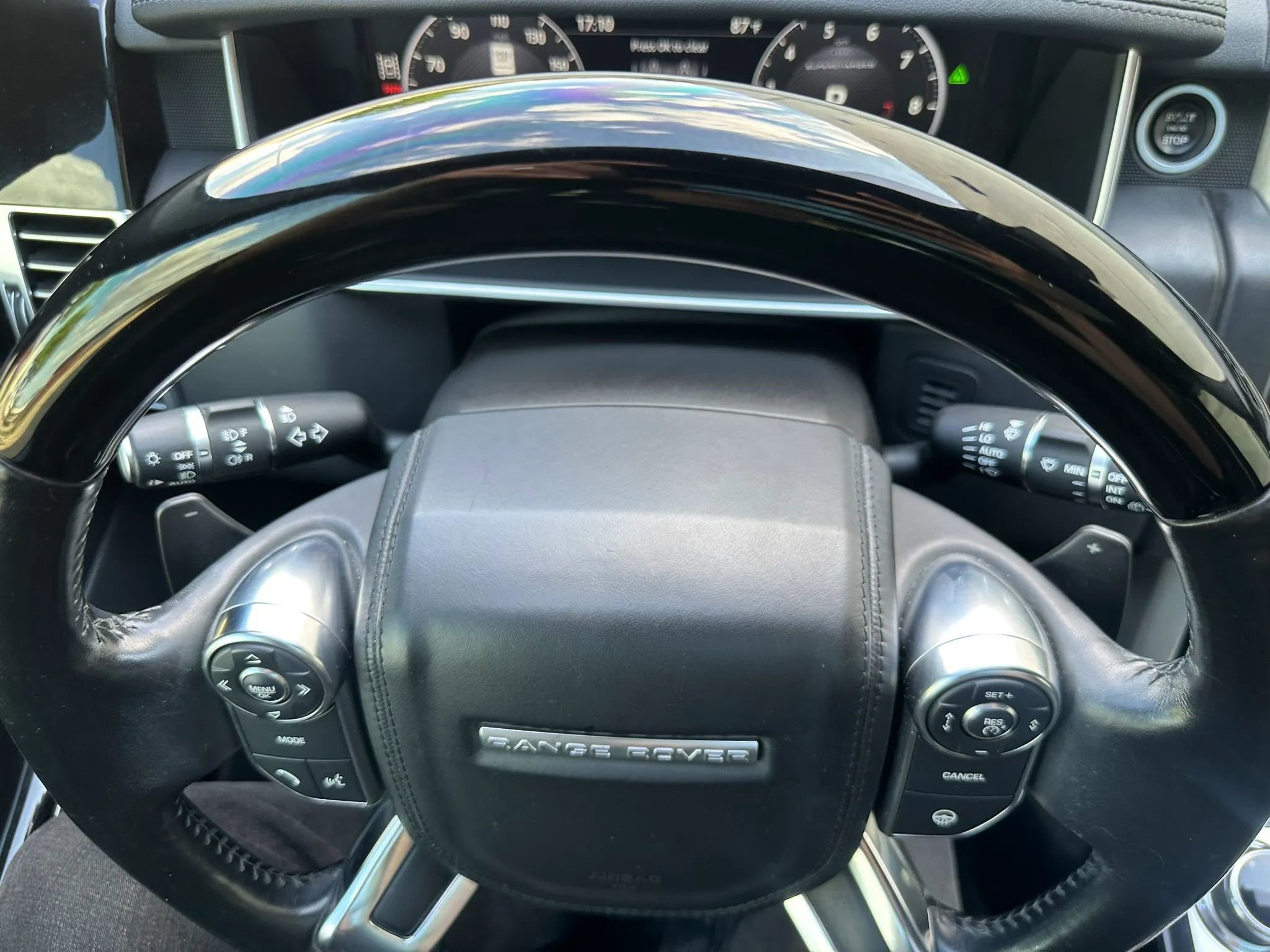 Used 2017 Land Rover Range Rover Long Wheelbase Supercharged image 41