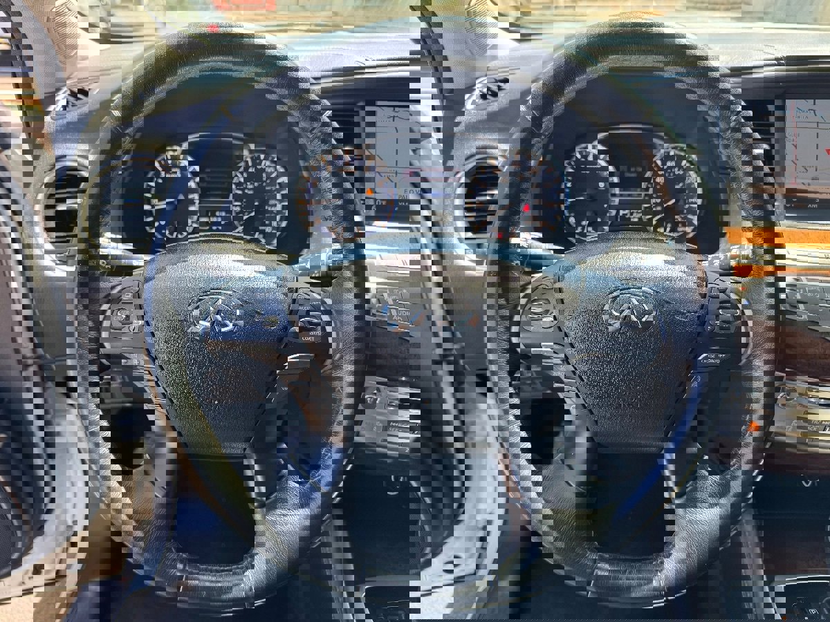 Used 2017 INFINITI QX60 FWD w/ Deluxe Technology Package image 17