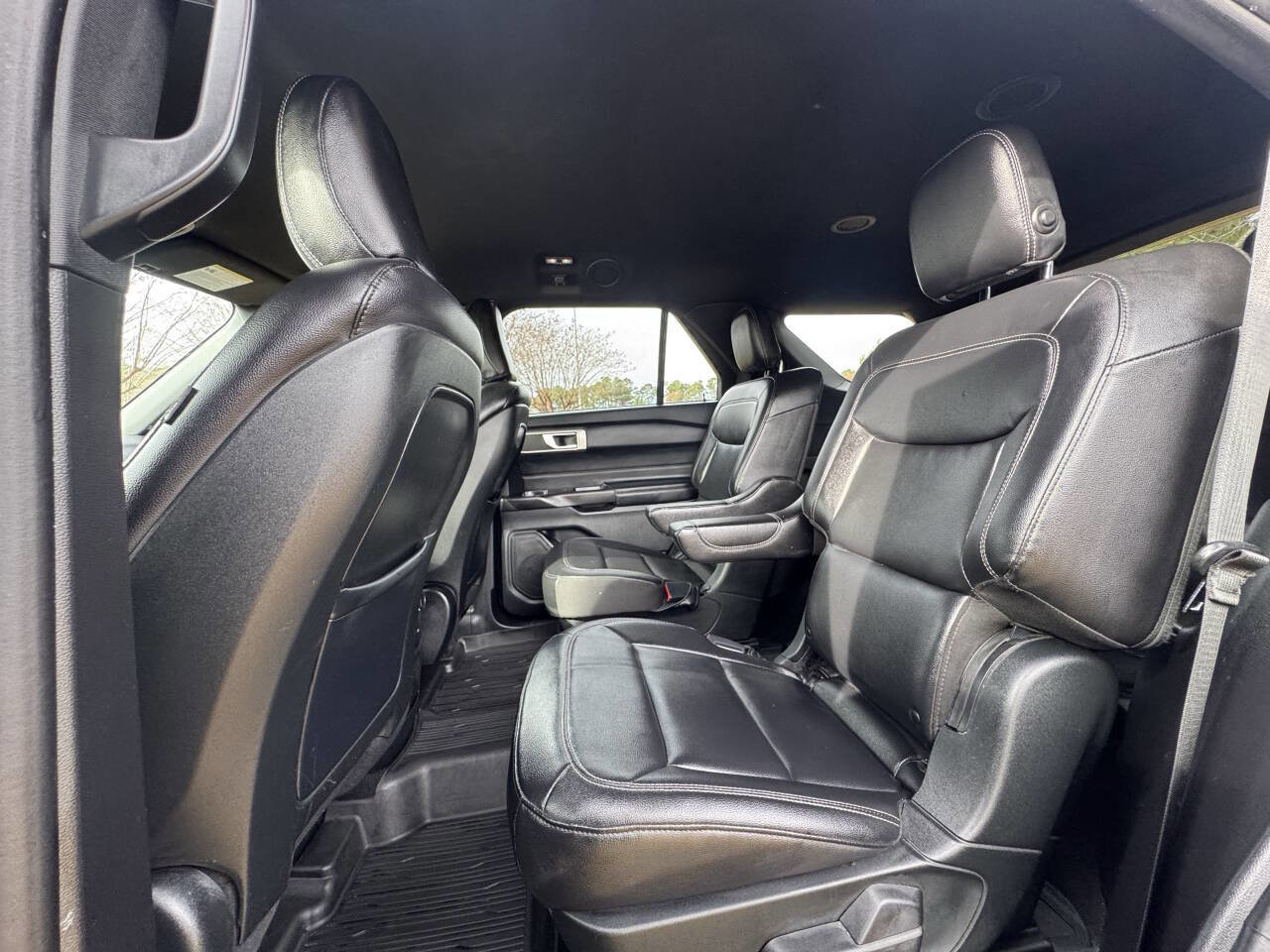 Used 2020 Ford Explorer XLT w/ Equipment Group 202A image 15