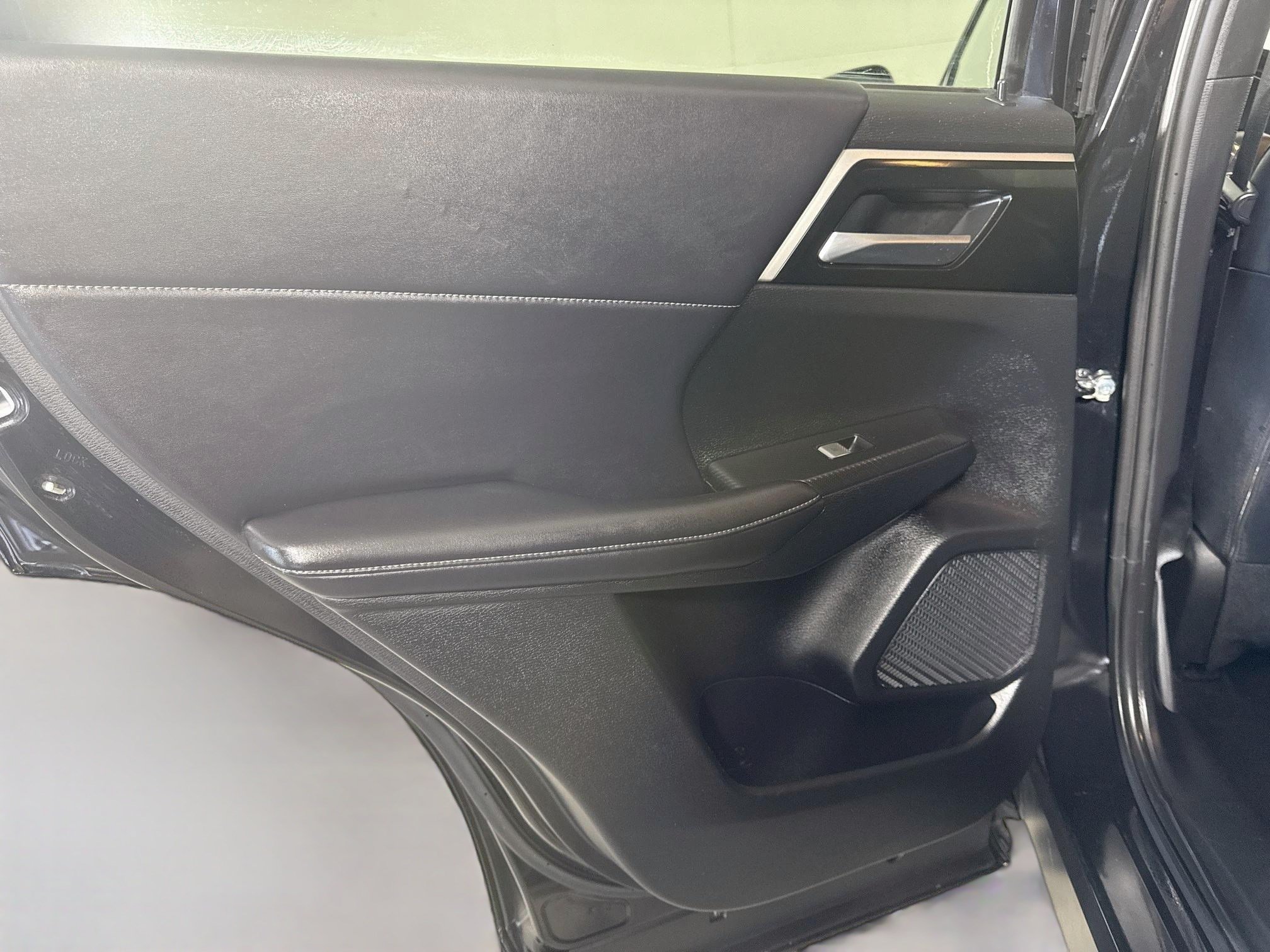 Used 2024 Mitsubishi Outlander SE FWD image 26