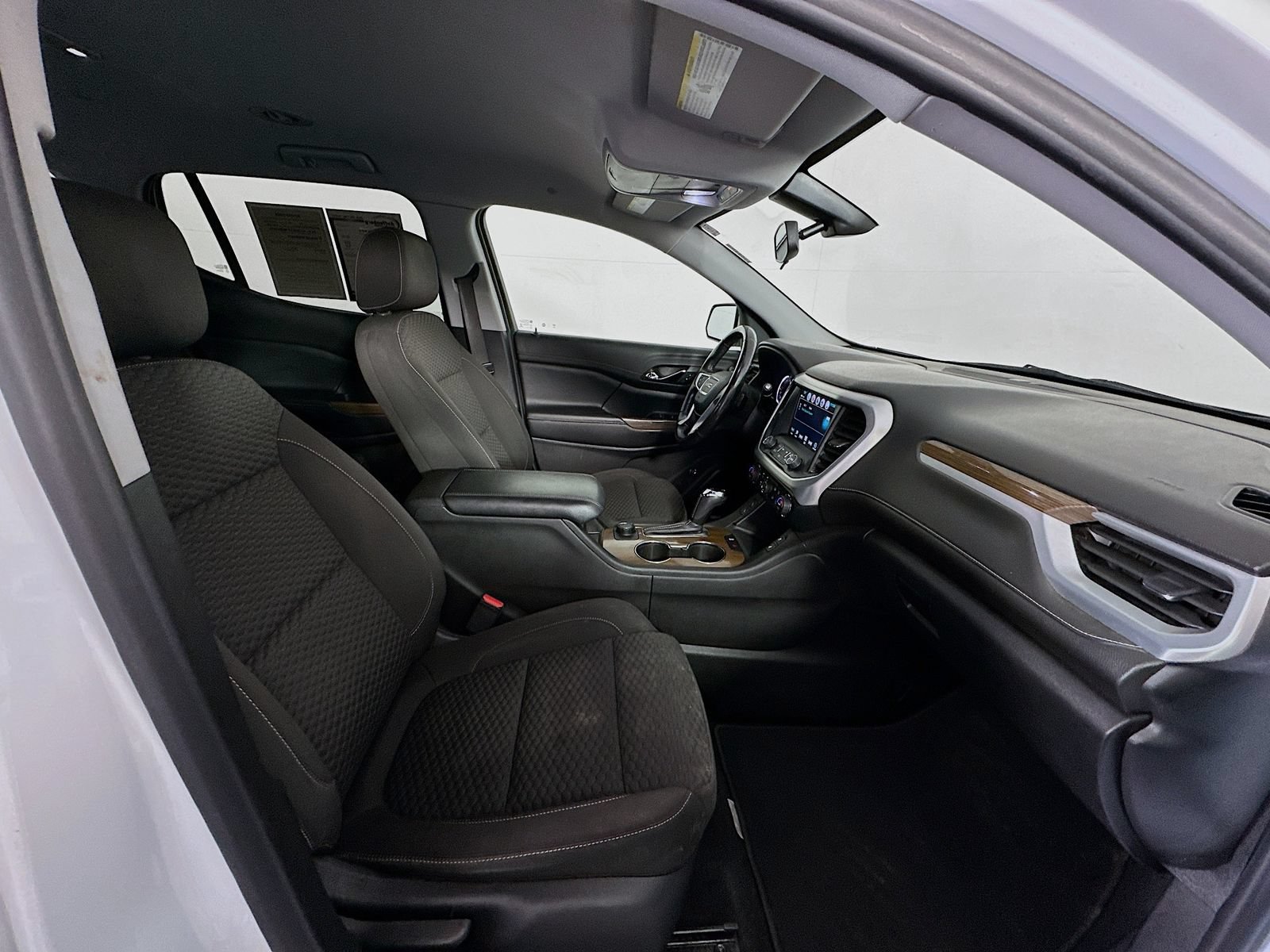 Used 2019 GMC Acadia SLE FWD image 29