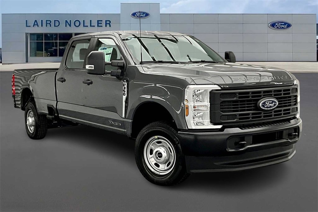 New 2026 Ford F350 XL image 2