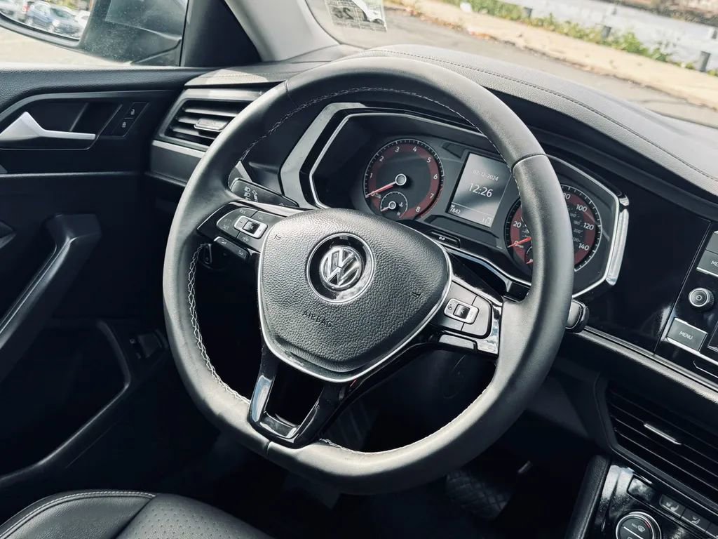 Used 2021 Volkswagen Jetta SE image 11