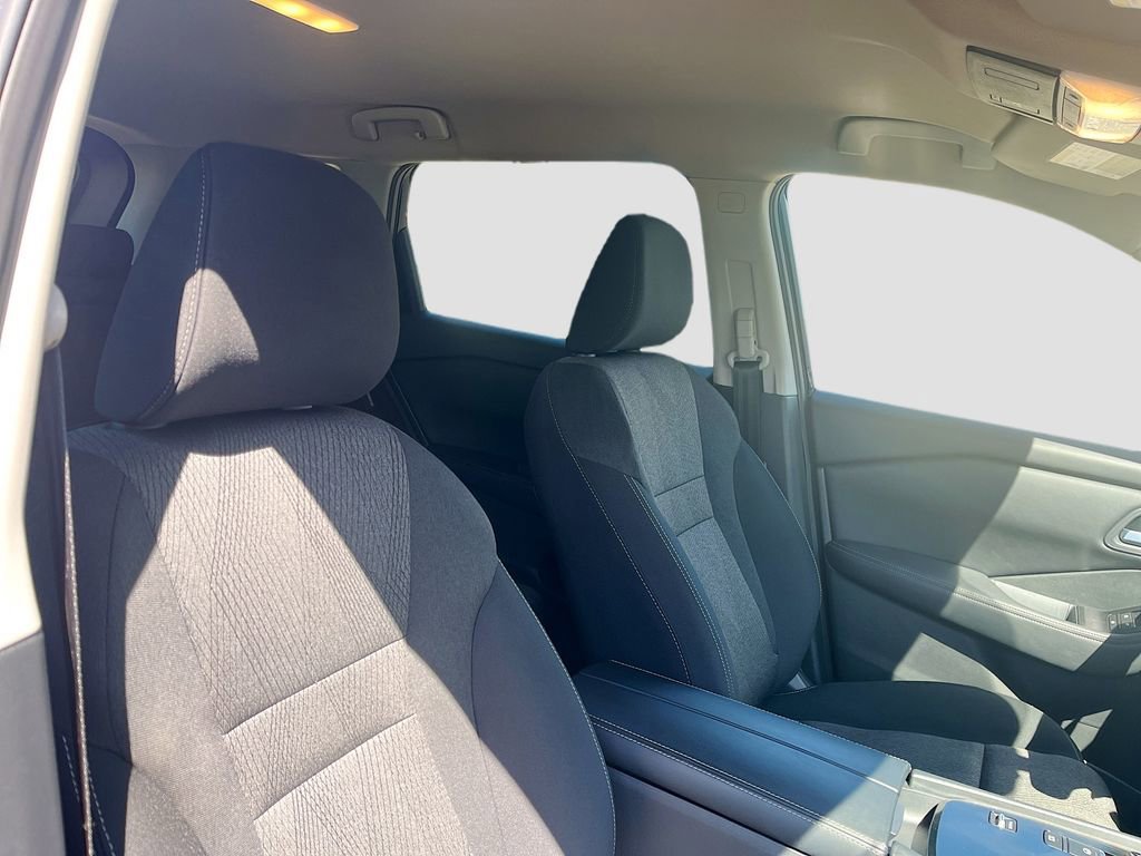 Used 2026 Nissan Rogue SV image 25