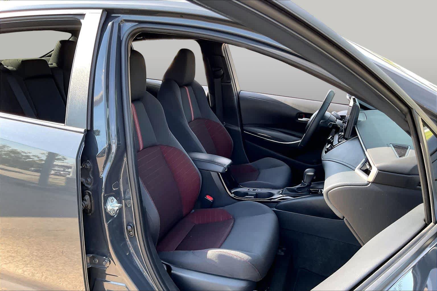 Used 2023 Toyota Corolla SE FWD image 9
