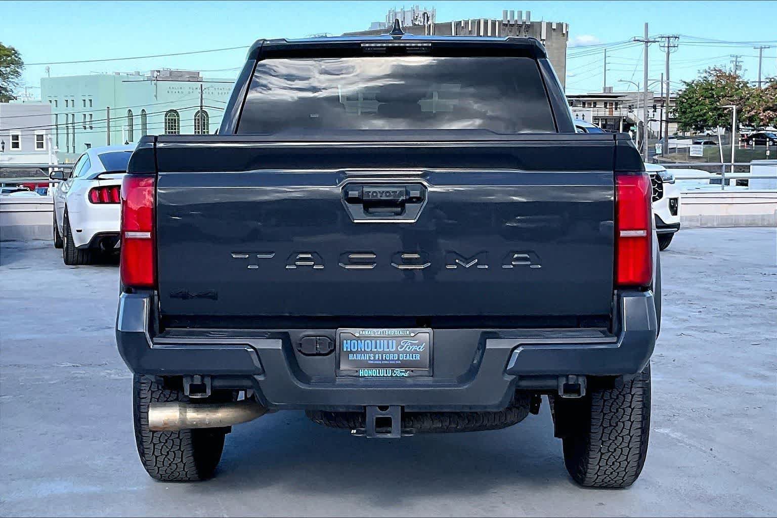 Used 2025 Toyota Tacoma TRD Off-Road AWD/4WD image 5