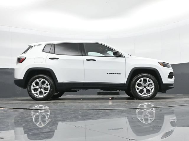 Used 2025 Jeep Compass Sport AWD/4WD image 40