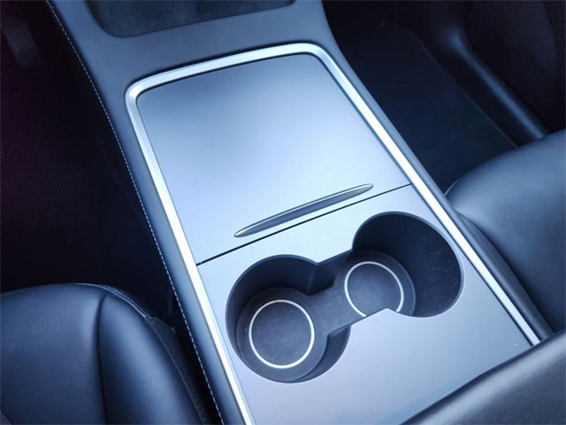 Used 2022 Tesla Model Y Long Range image 13