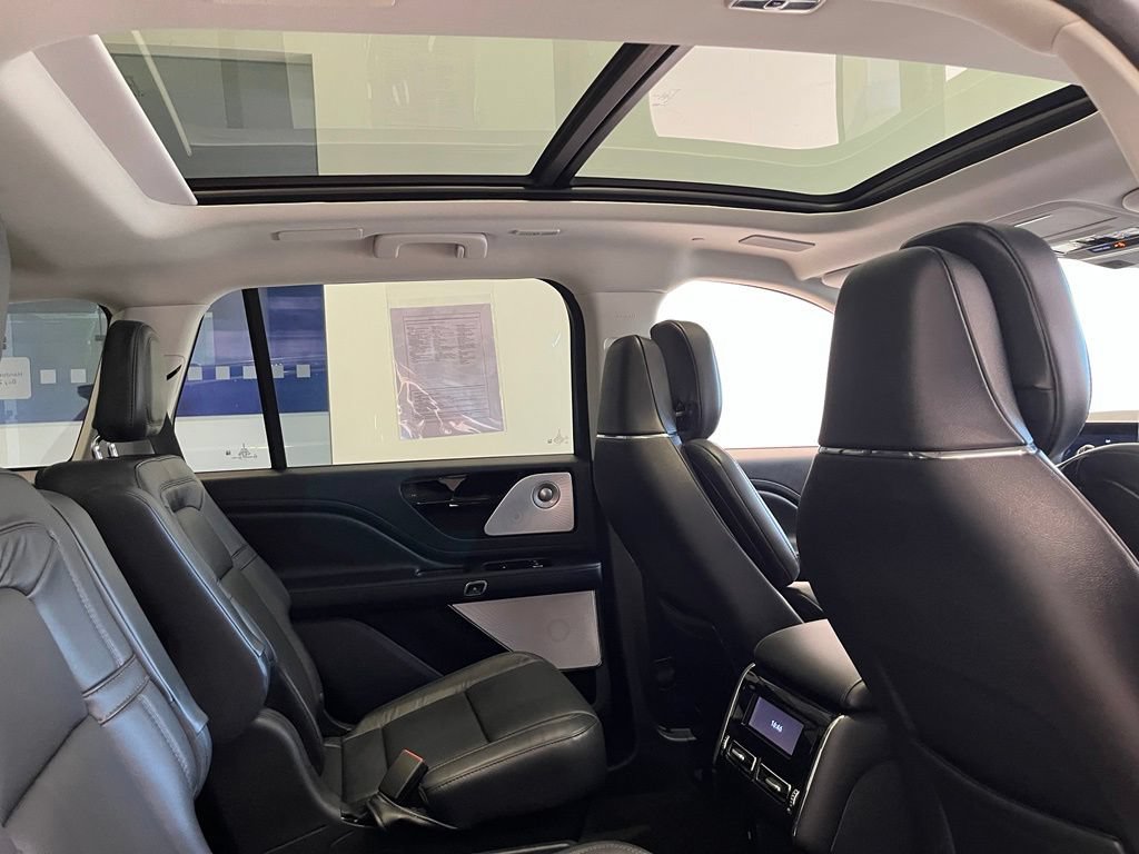 Used 2026 Lincoln Aviator Reserve AWD/4WD image 30