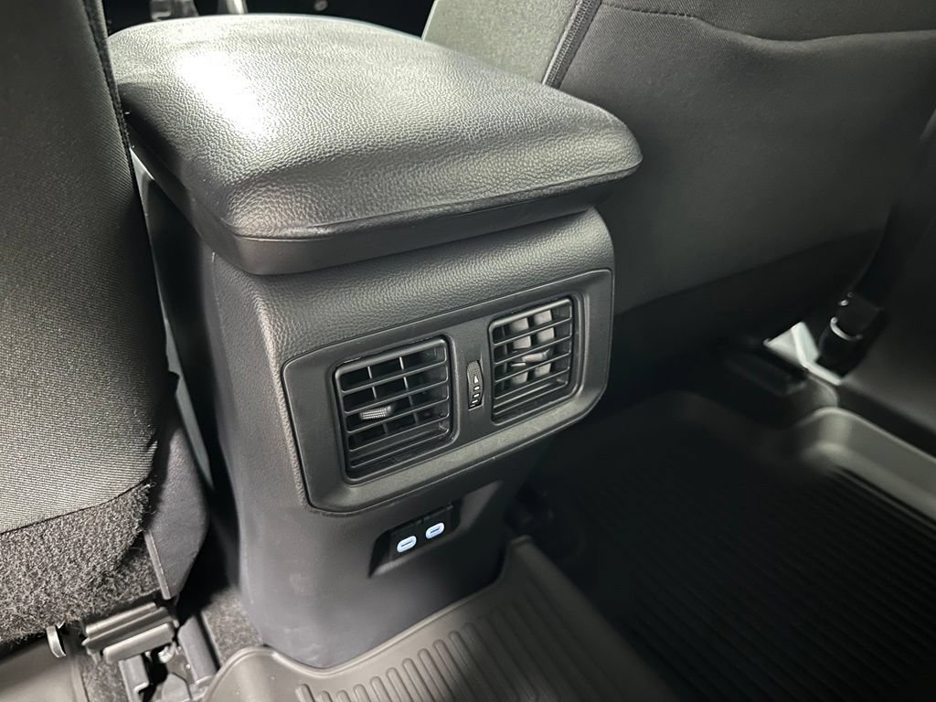 Used 2025 Toyota RAV4 XLE FWD image 47