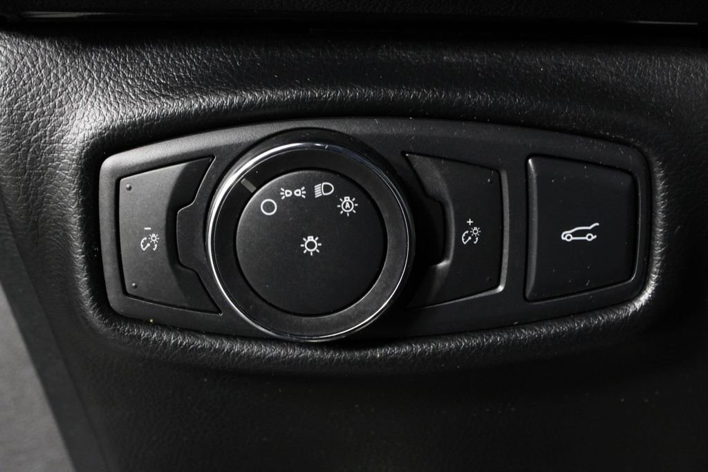 Used 2015 Lincoln MKZ w/ Equipment Group 102A Reserve image 24