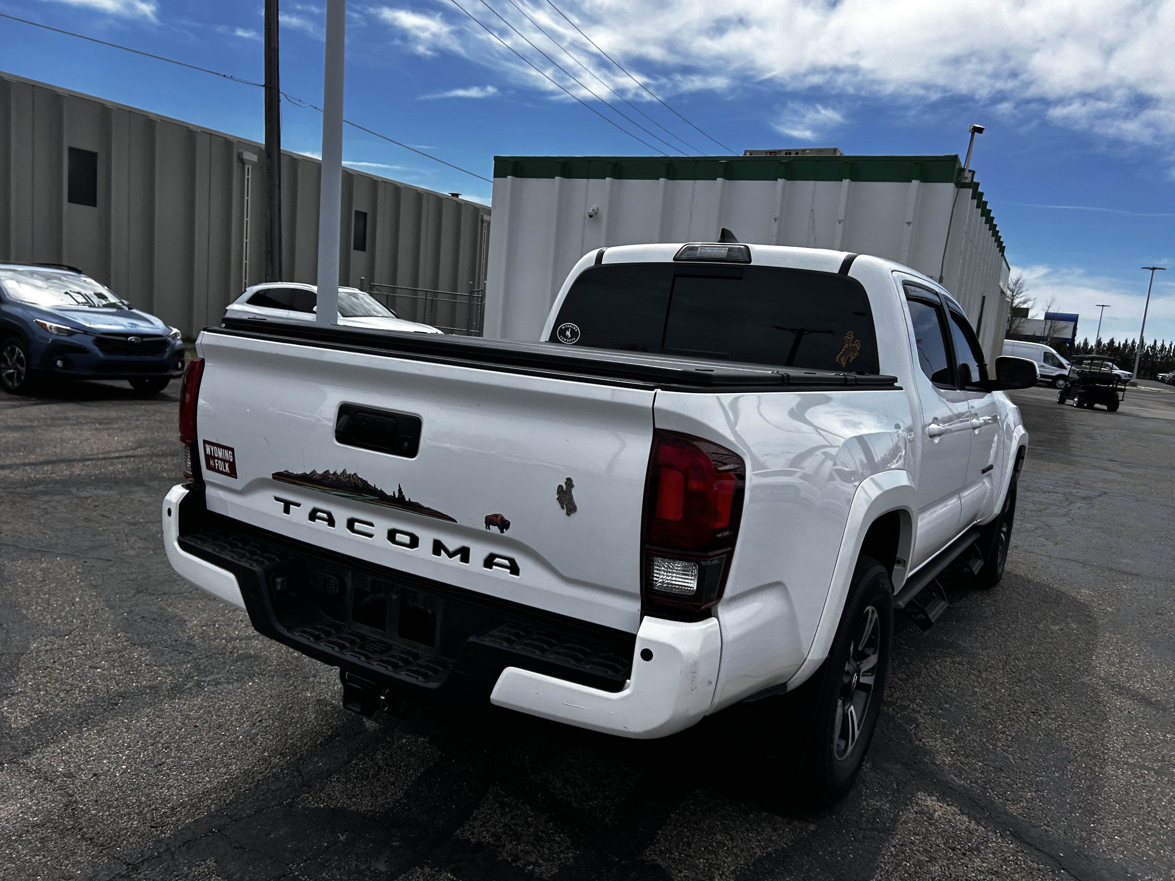 Used 2018 Toyota Tacoma TRD Sport w/ Technology Package image 5