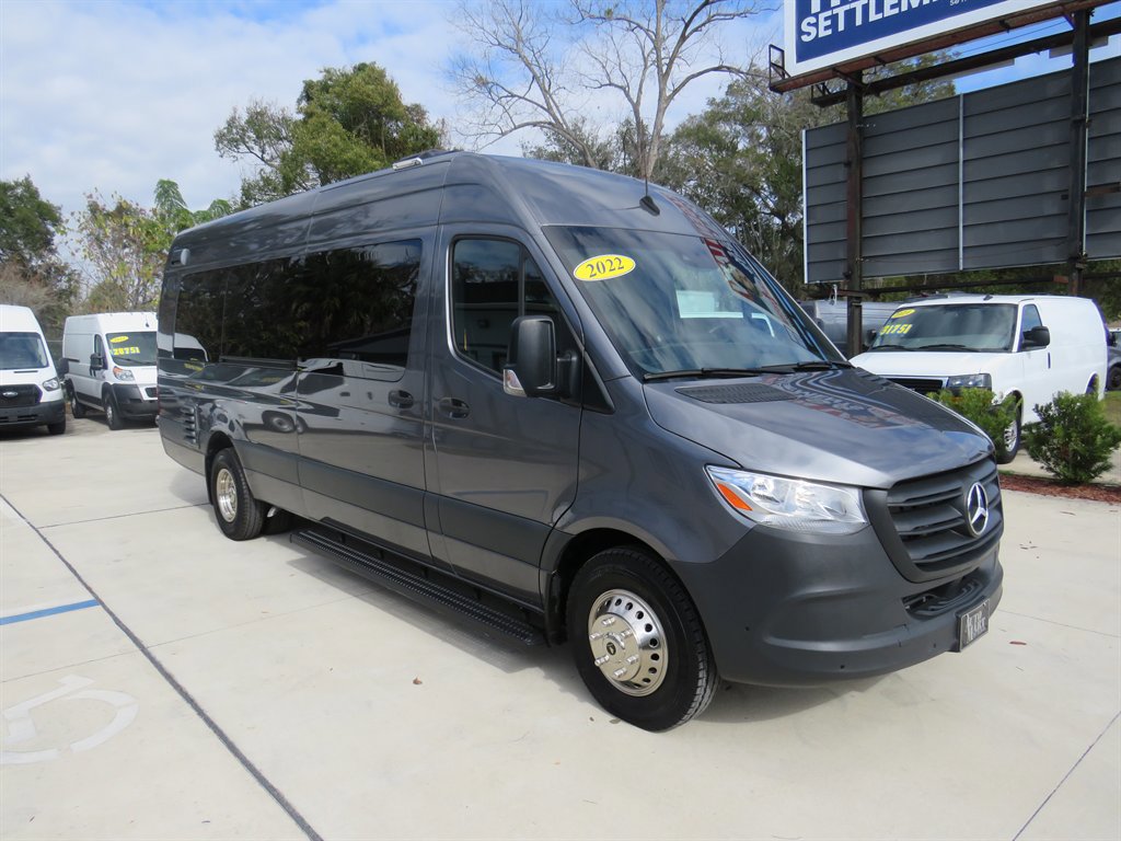 Used 2022 Mercedes-Benz Sprinter 4500 w/ Parking Package image 29