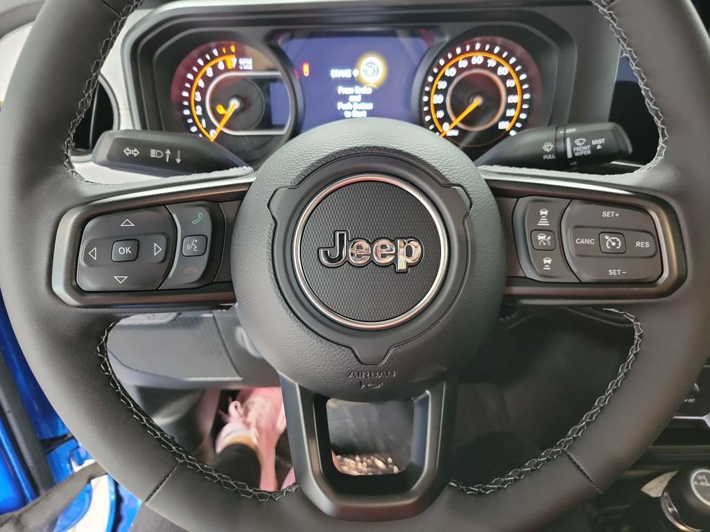 New 2025 Jeep Gladiator Sport AWD/4WD image 11