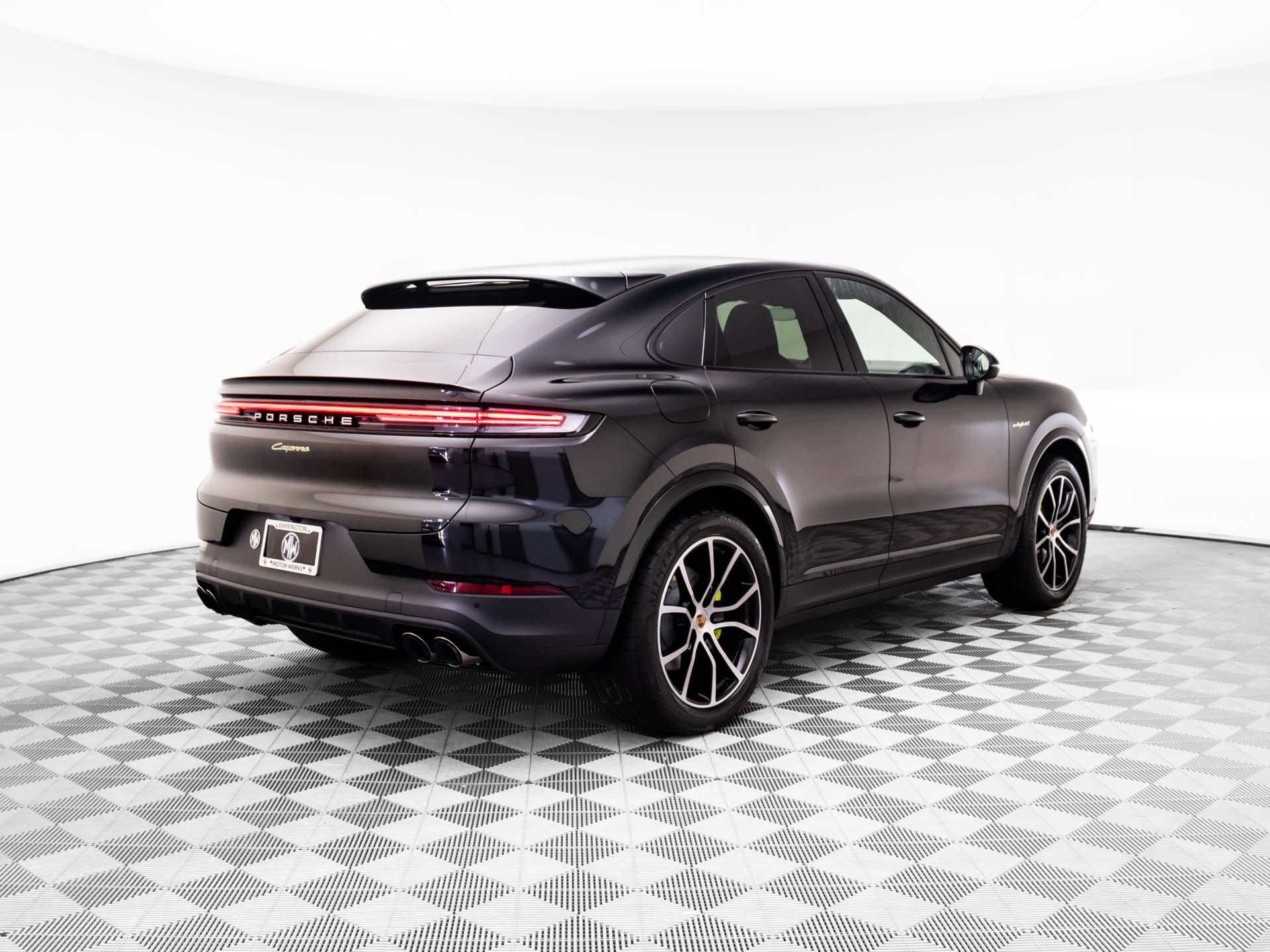 Certified 2025 Porsche Cayenne E-Hybrid Coupe AWD/4WD image 7