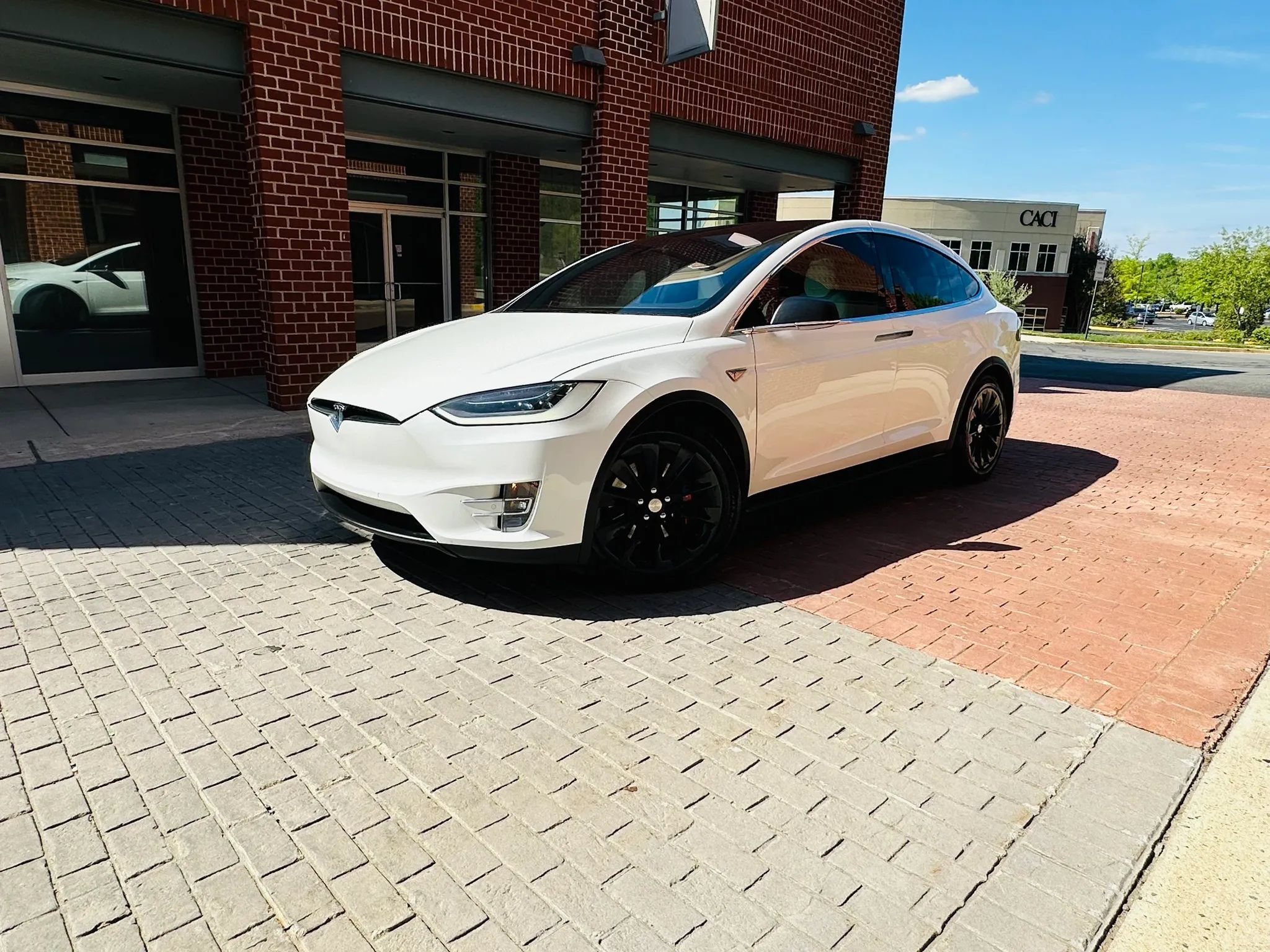 Used 2016 Tesla Model X Performance AWD/4WD image 4