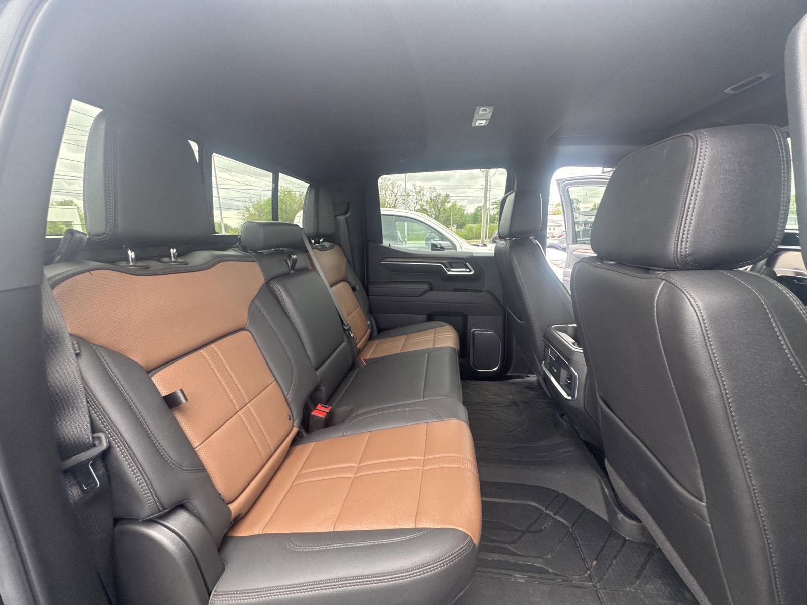 Used 2025 Chevrolet Silverado 1500 High Country AWD/4WD image 11