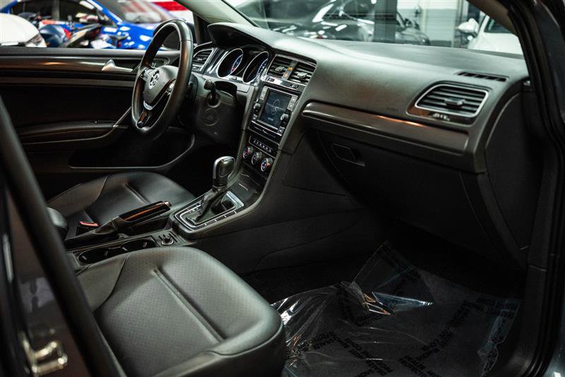 Used 2020 Volkswagen Golf 4-Door image 13