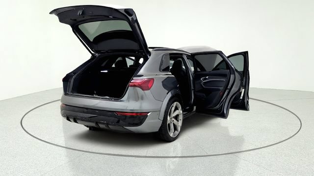 Used 2024 Audi Q8 e-tron Prestige AWD/4WD image 18