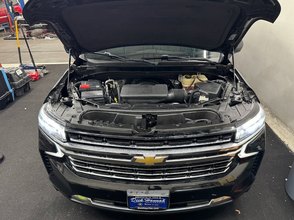 Used 2022 Chevrolet Suburban LT image 11