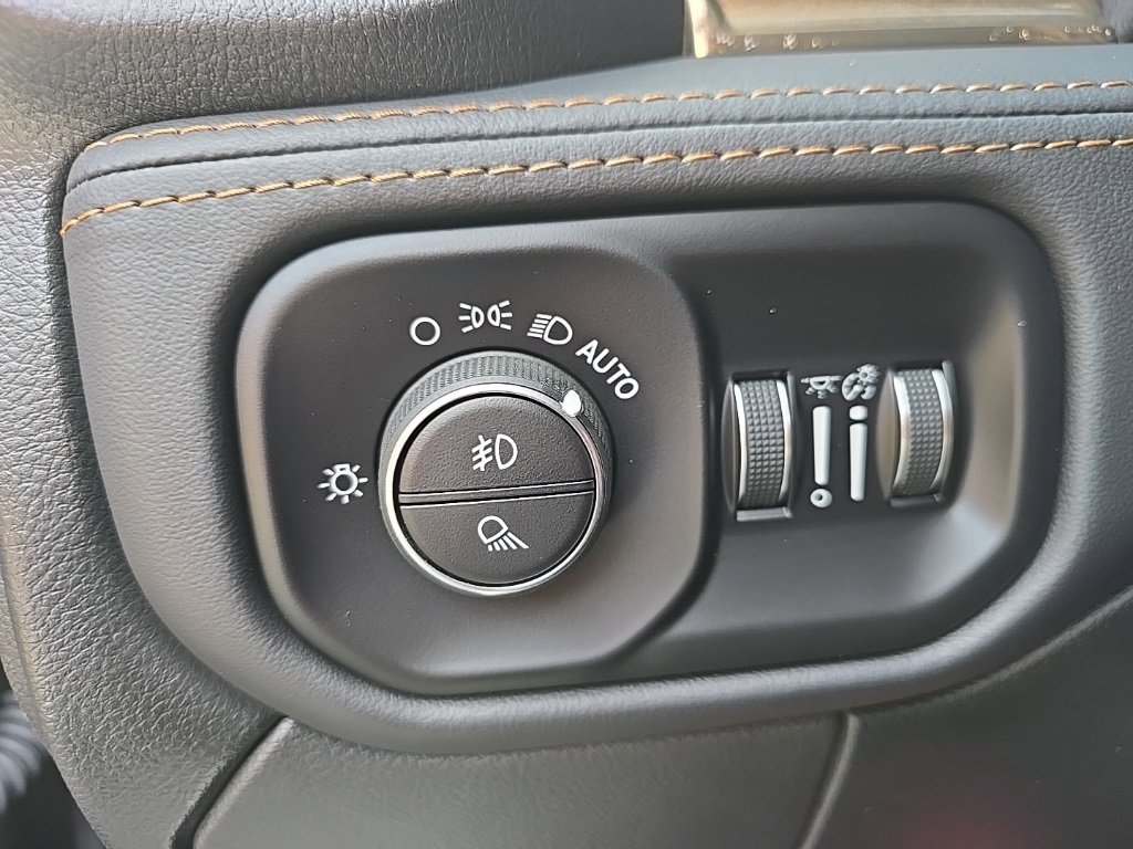 Used 2024 RAM 3500 Limited w/ Safety Group image 18