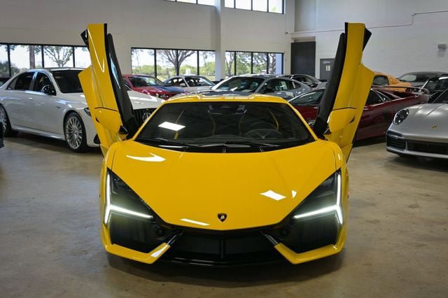 Used 2024 Lamborghini Revuelto AWD/4WD image 24
