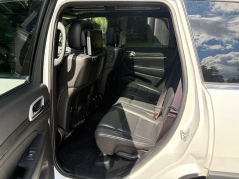 Used 2021 Jeep Grand Cherokee Limited w/ Luxury Group II AWD/4WD image 32