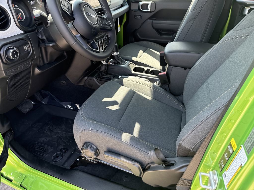 New 2025 Jeep Gladiator Sport image 13