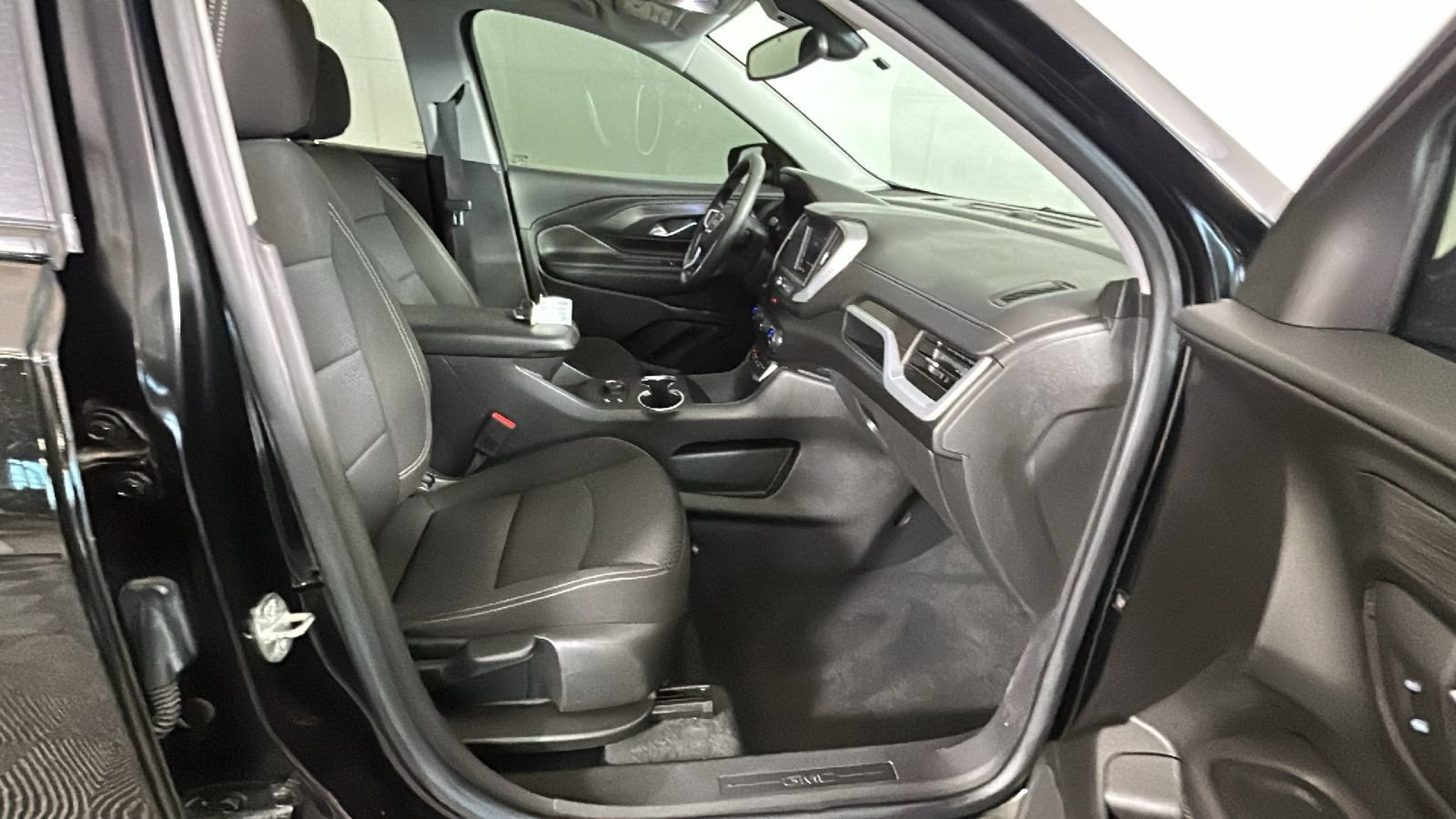 Used 2022 GMC Terrain SLE w/ Driver Convenience Package AWD/4WD image 35