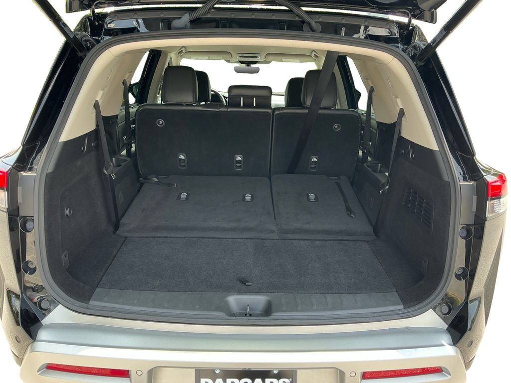 Used 2025 Nissan Pathfinder SL AWD/4WD image 14