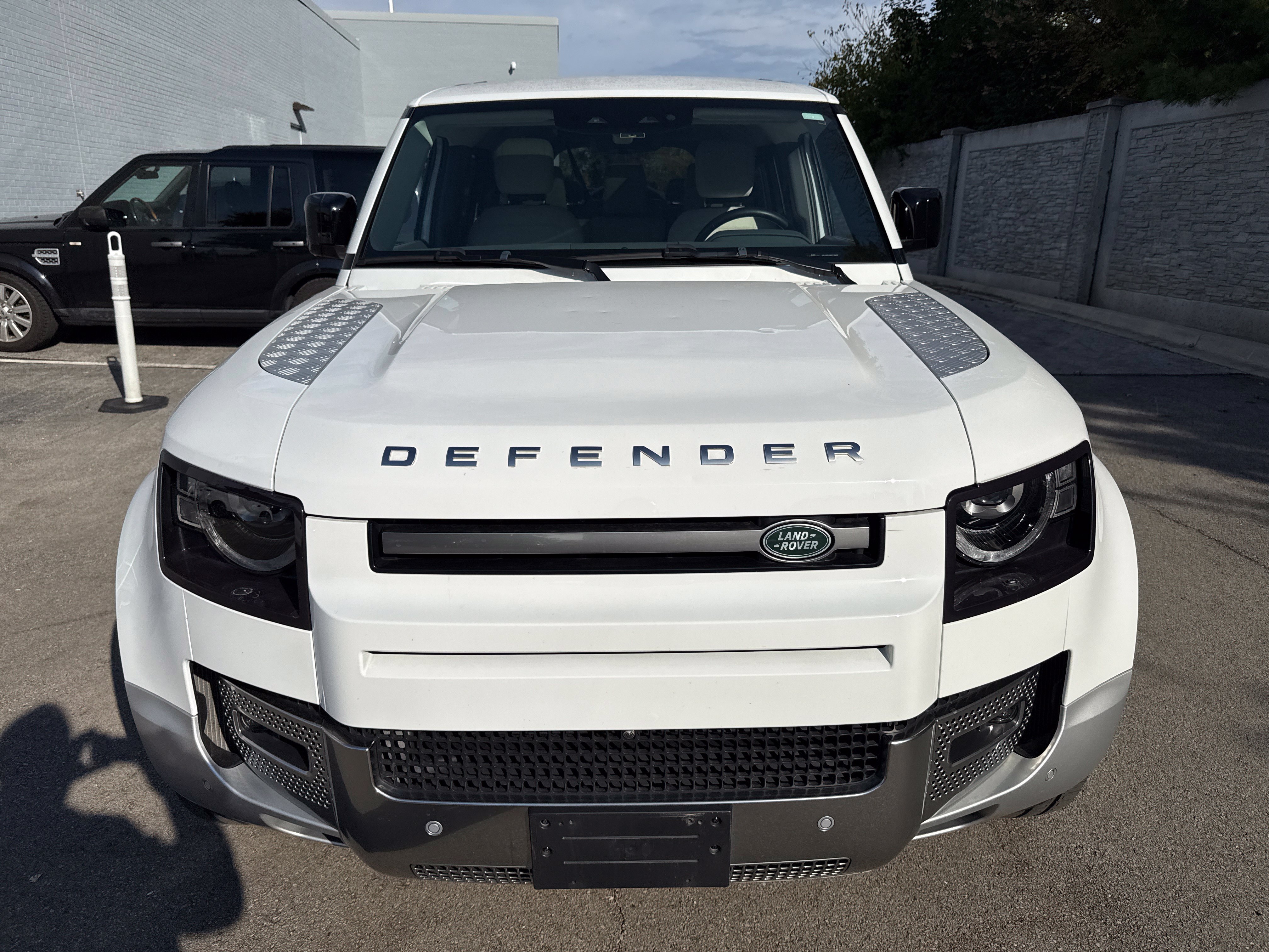 Used 2023 Land Rover Defender 130 First Edition AWD/4WD image 7