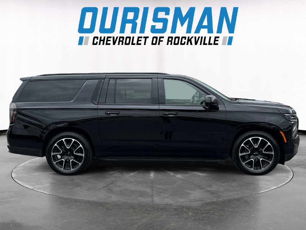 Used 2025 Chevrolet Suburban RST w/ Advanced Technology Package AWD/4WD image 7