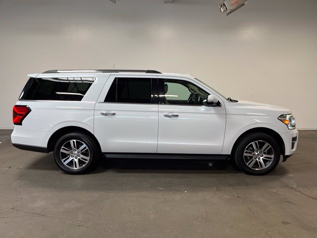 Used 2024 Ford Expedition Max Limited RWD image 2