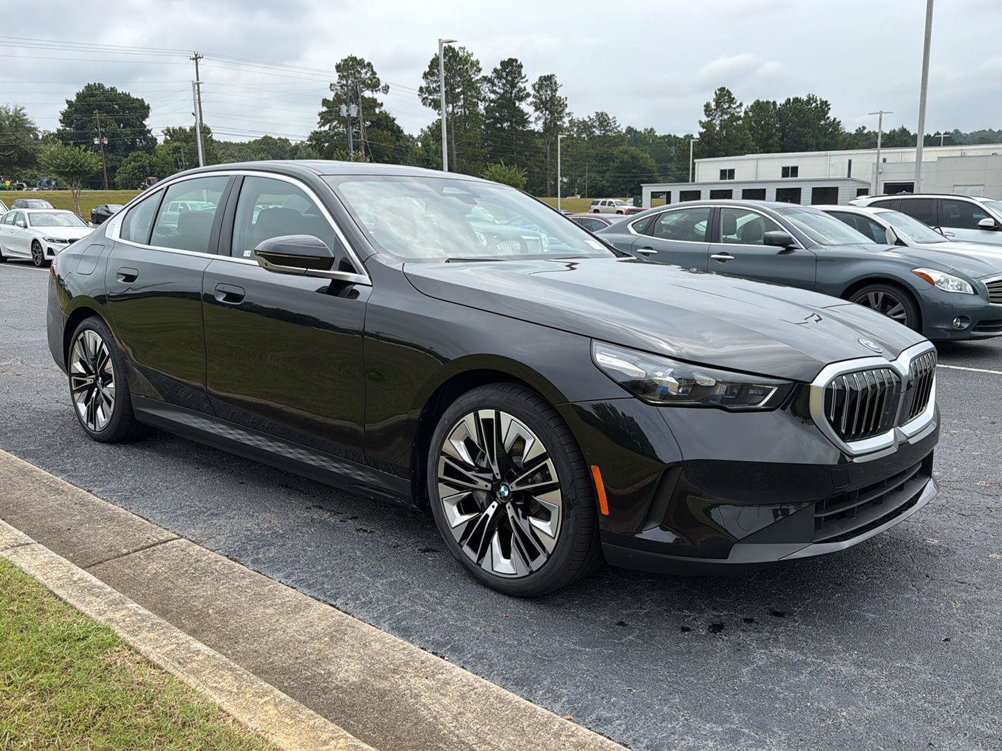 New 2027 BMW i5 eDrive40 w/ Premium Package RWD image 8