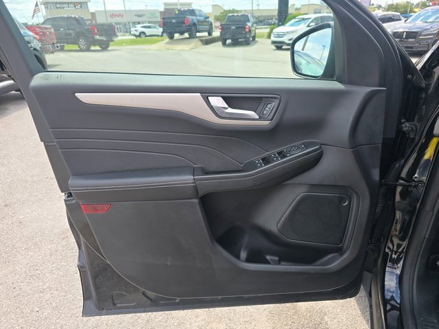 Used 2022 Ford Escape SEL image 11