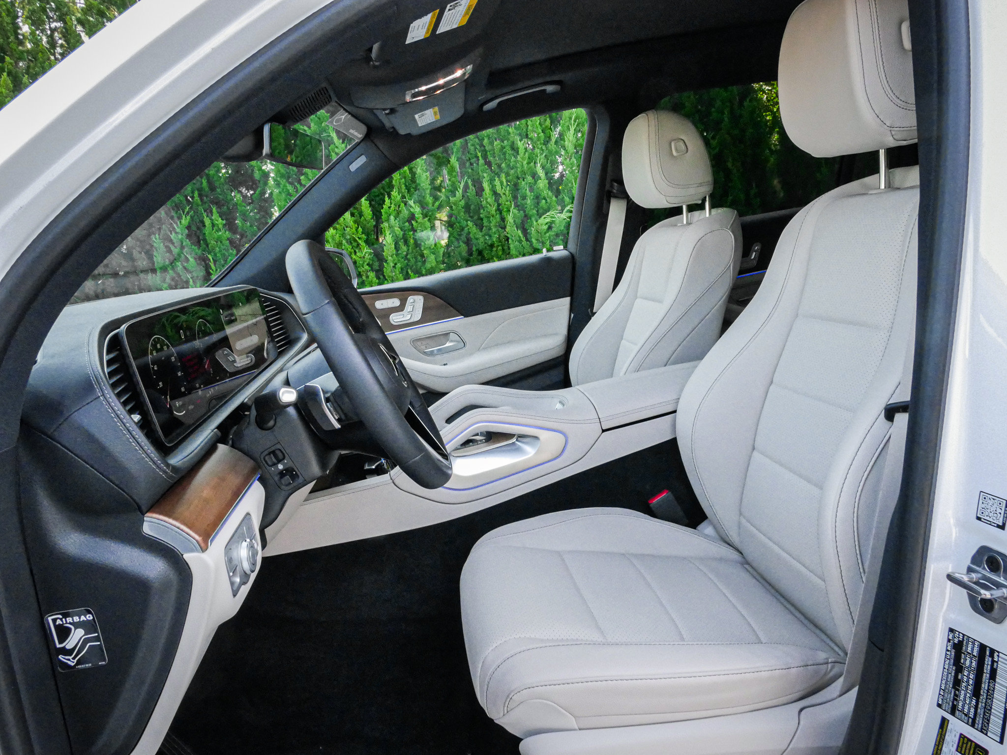 Used 2025 Mercedes-Benz GLS 450 4MATIC image 16