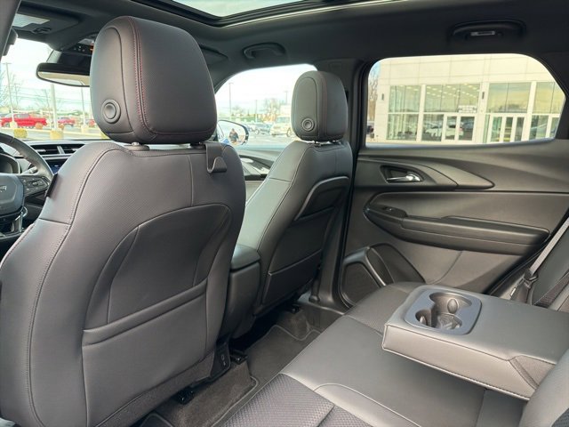 Used 2023 Chevrolet TrailBlazer RS w/ Sun and Liftgate Package image 35