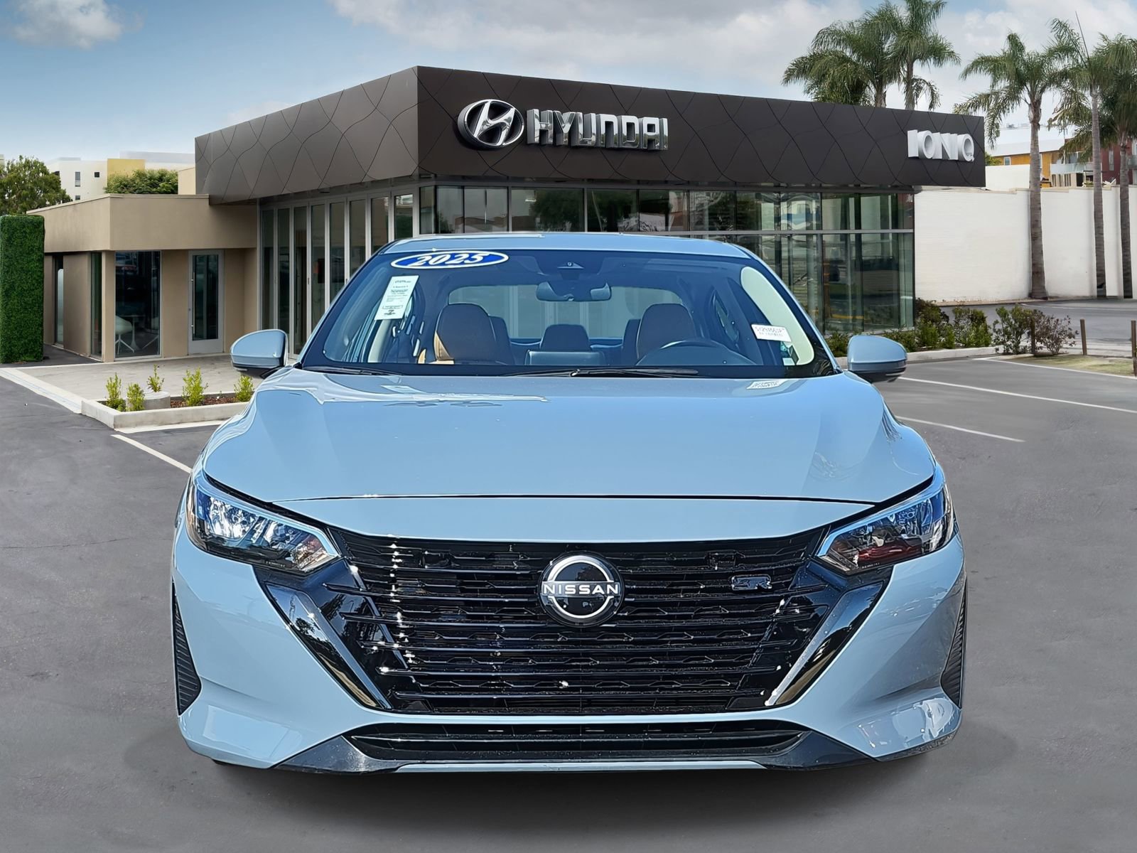 Used 2025 Nissan Sentra SV w/ SV Premium Package image 8