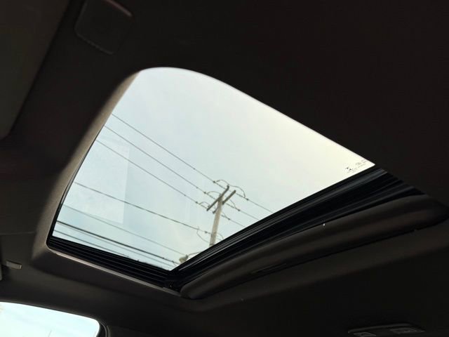 Used 2022 GMC Sierra 3500 Denali w/ Technology Package AWD/4WD image 8