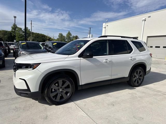 Certified 2025 Honda Pilot Sport image 3