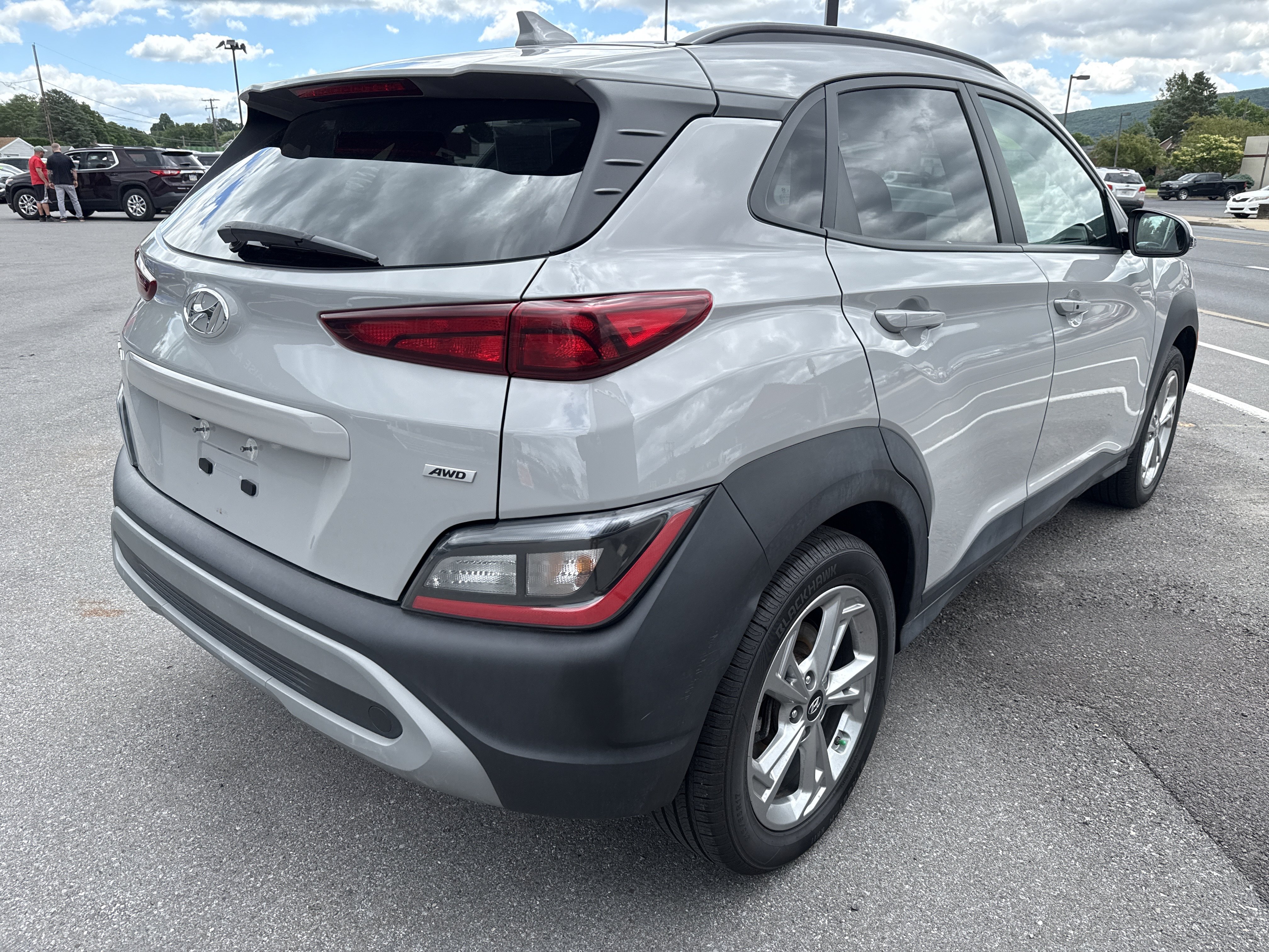 Used 2022 Hyundai Kona SEL AWD/4WD video 3