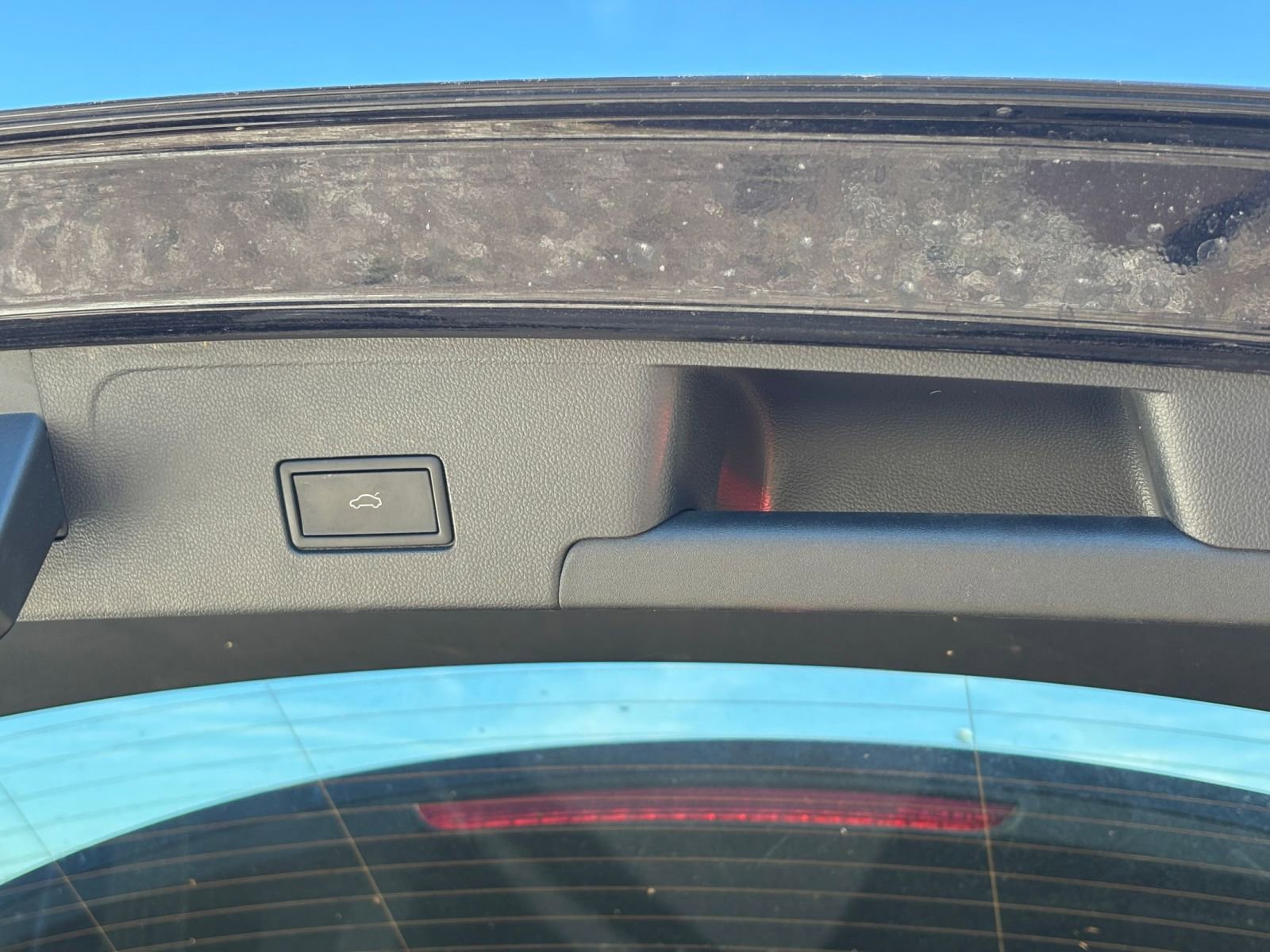 Used 2025 Volkswagen Atlas Cross Sport SE image 23