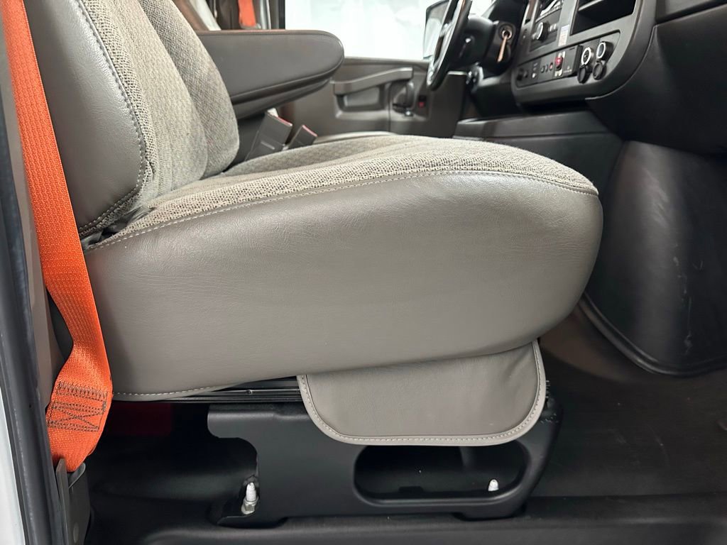 Used 2022 Chevrolet Express 3500 w/ Power Convenience Package image 40