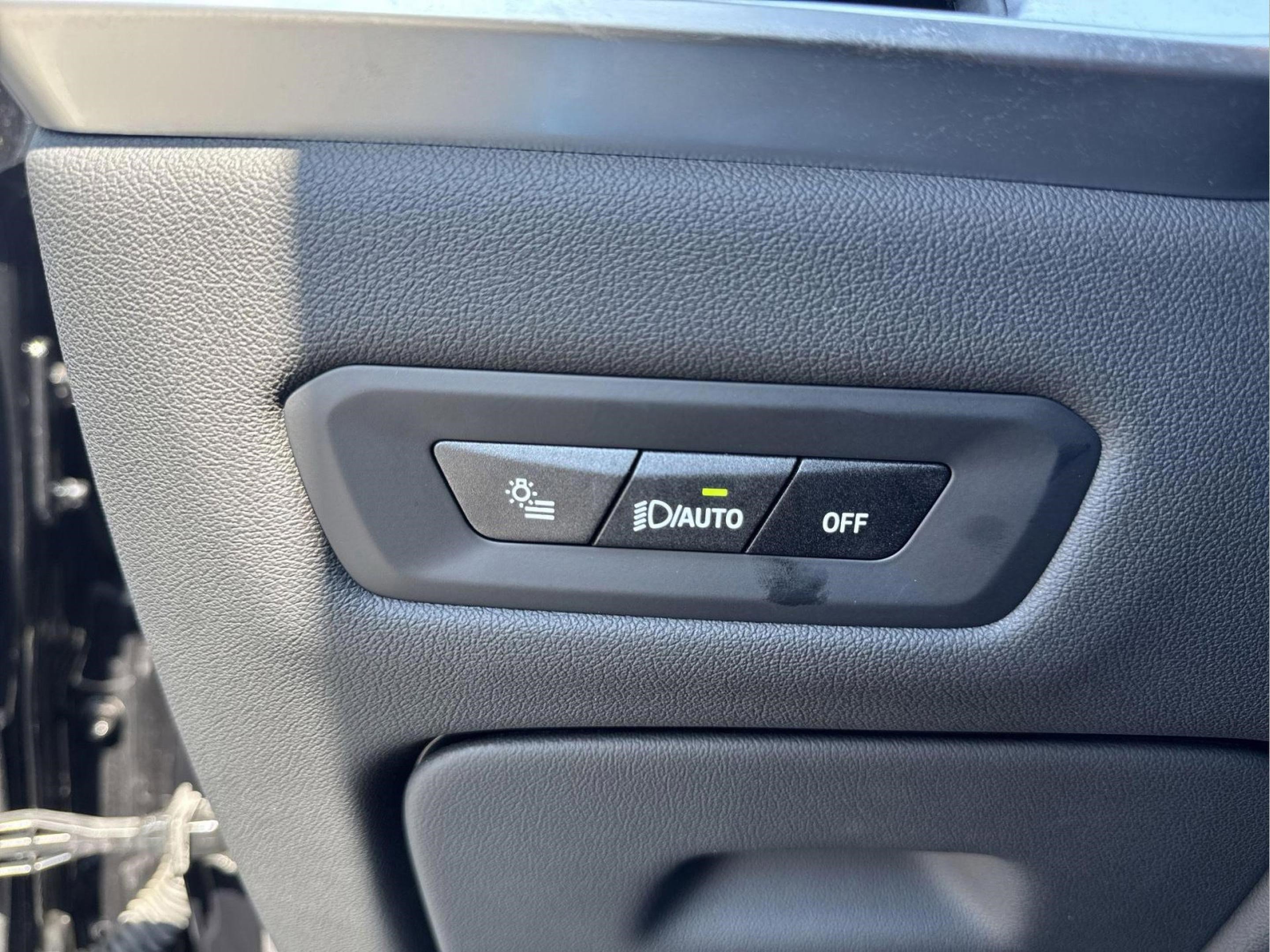 Used 2024 BMW X5 xDrive40i w/ Parking Assistance Package image 25