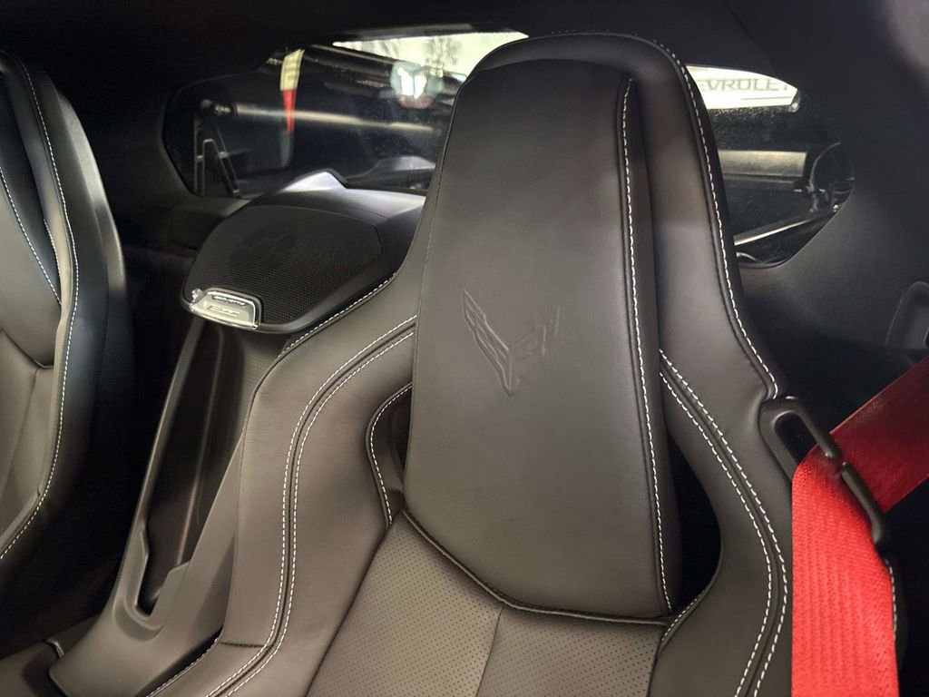 New 2025 Chevrolet Corvette E-Ray image 17