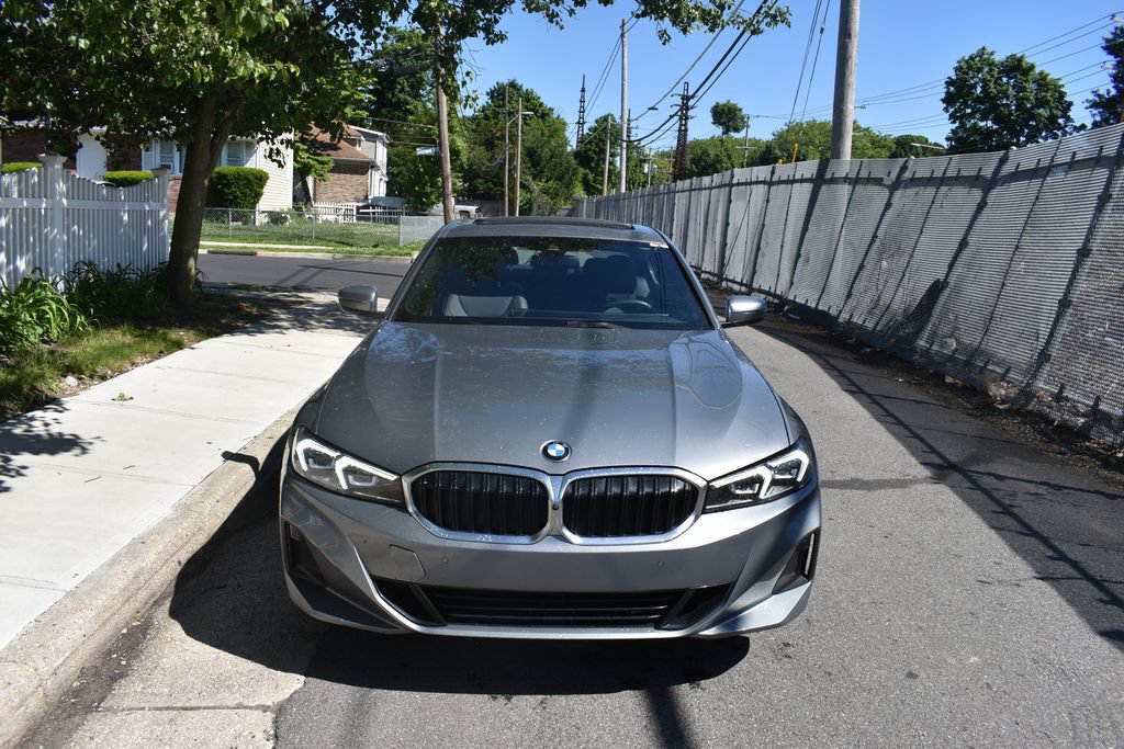 Used 2025 BMW 330i Sedan RWD image 3