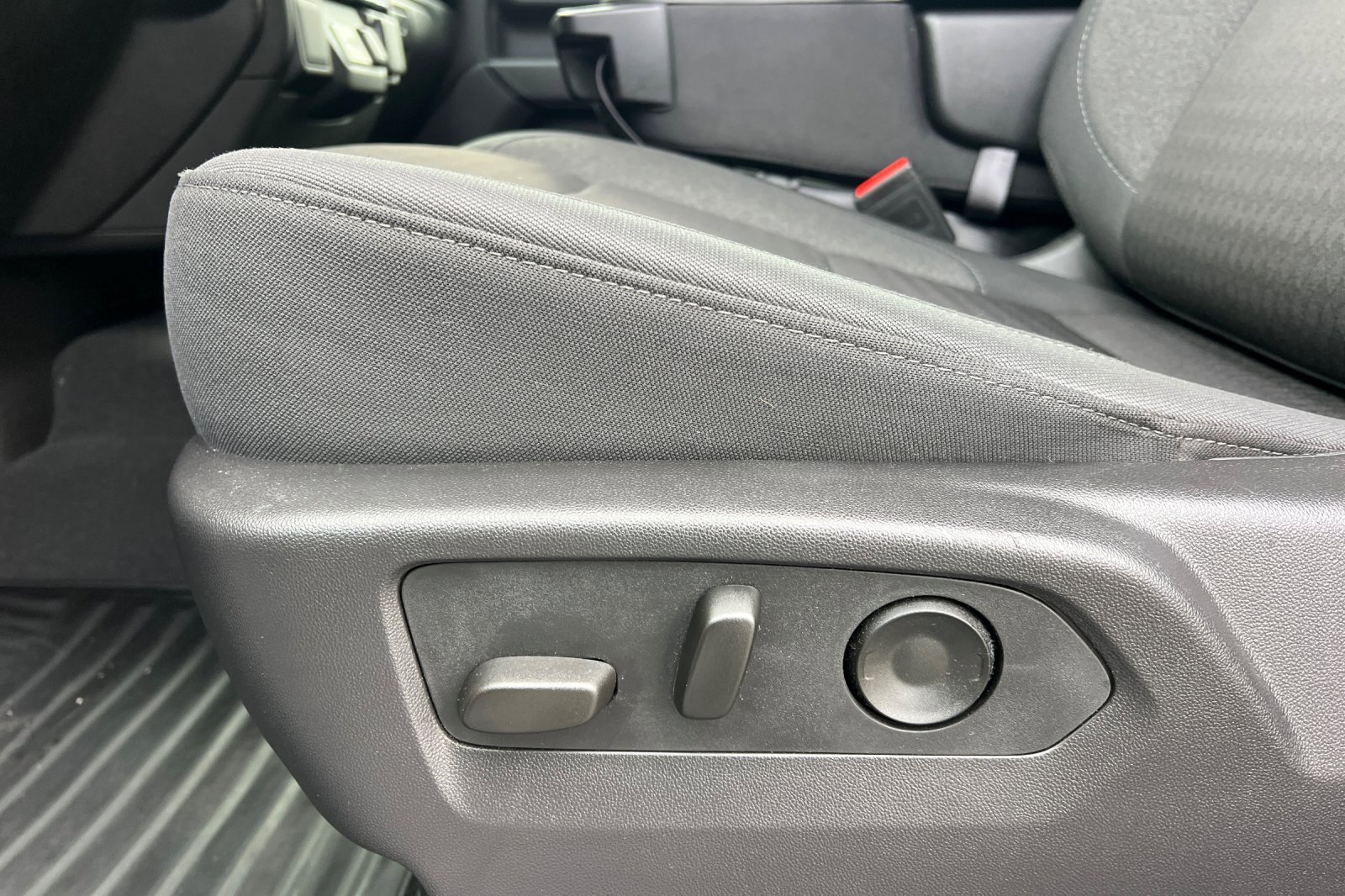 Used 2025 Chevrolet Silverado 1500 Custom w/ Rally Edition image 13