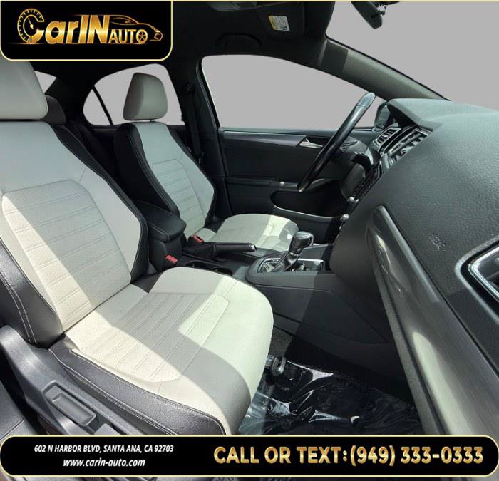 Used 2016 Volkswagen Jetta Sport FWD image 17