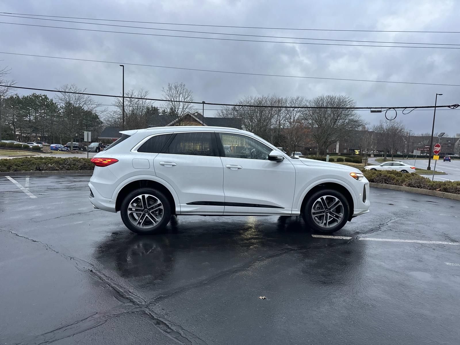 Used 2025 Audi Q5 Premium AWD/4WD image 8