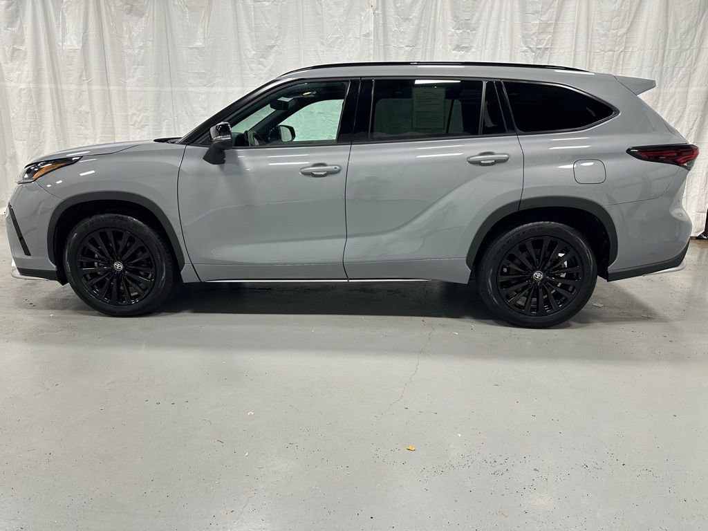 Used 2025 Toyota Highlander XSE image 4